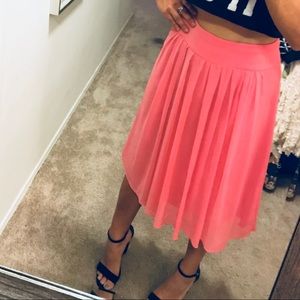 🔳 White House / Black Market coral skirt 🔳